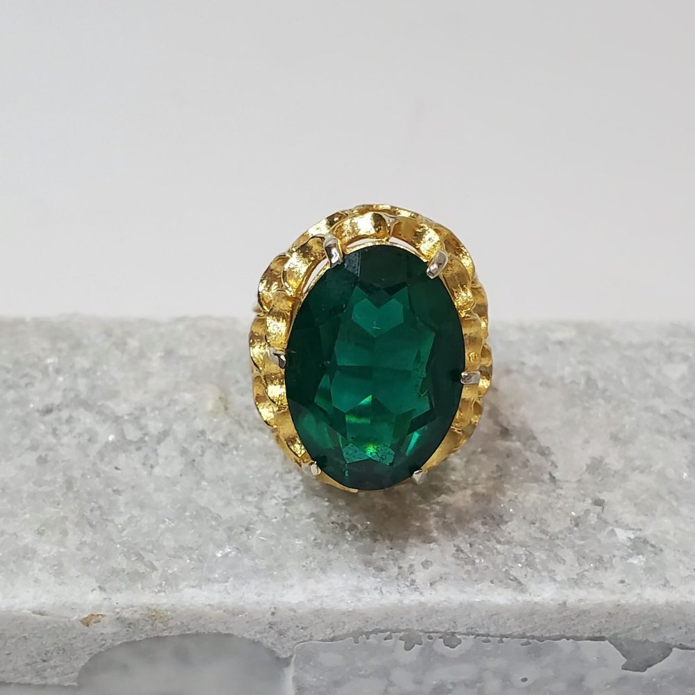 Vintage Cellini Faceted Green Glass Gold Tone Statement Ring Size 5.75